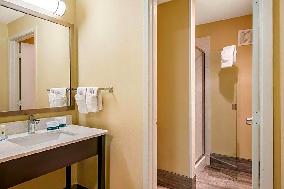 Quality Inn & Suites Albany Corvallis