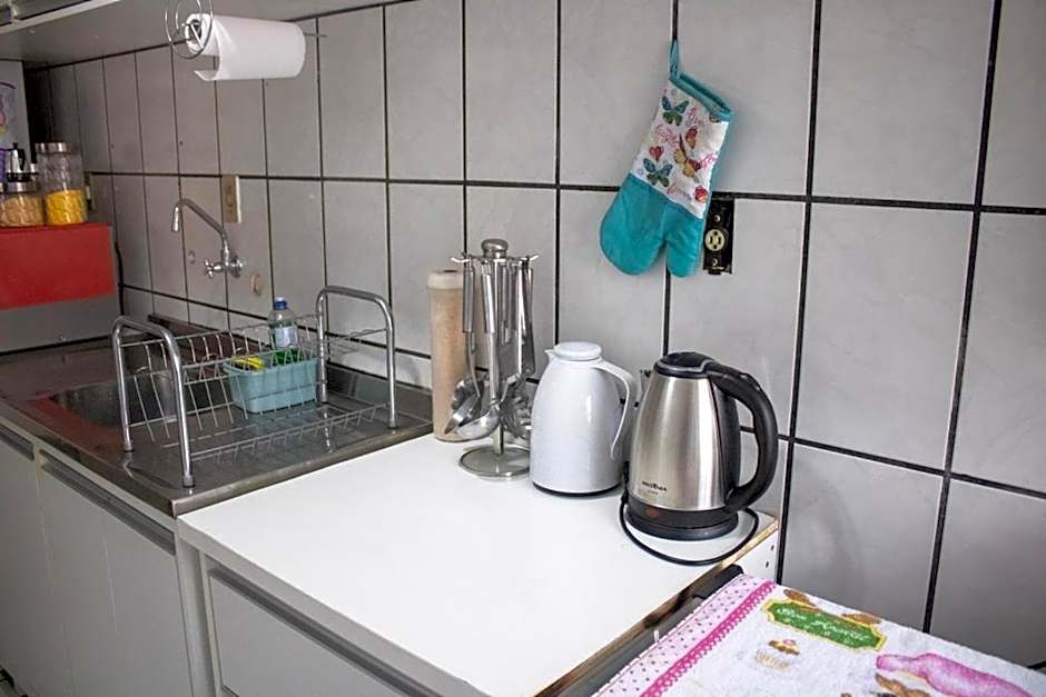 Apto com Wi Fi a 400m da Praia de Canasvieiras SC