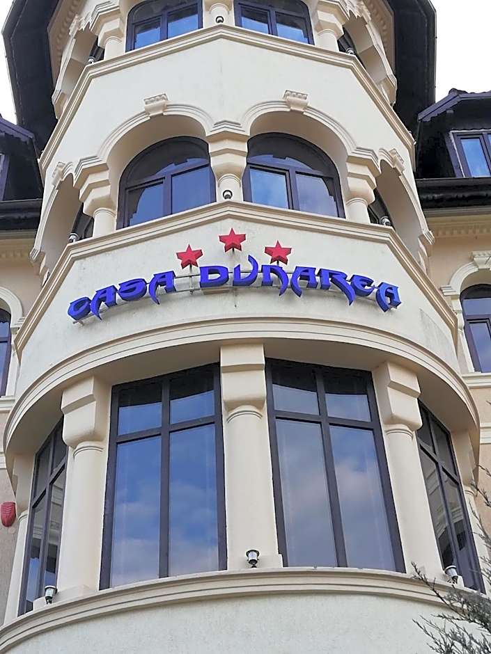 Casa Dunarea by Genco