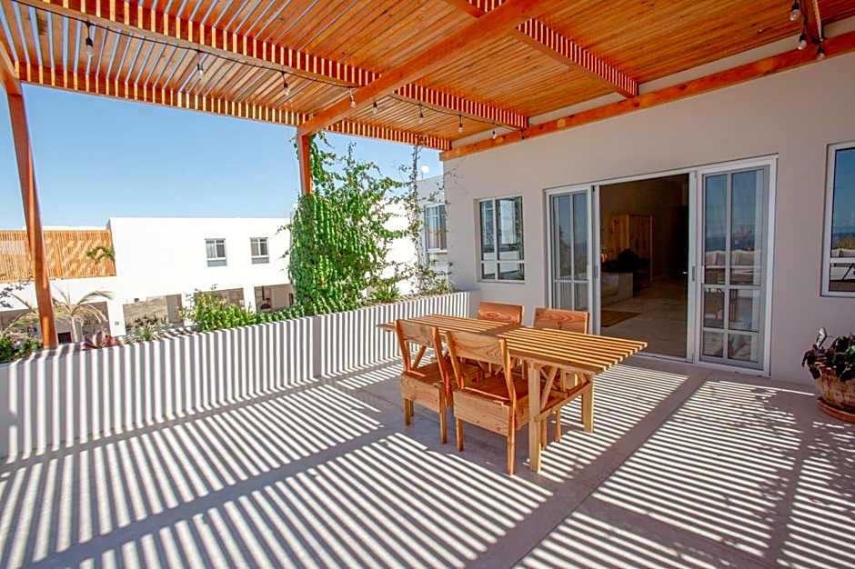 Topia Retreat- Sunset Suite