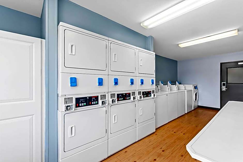 Suburban Studios Clarksville-Louisville North