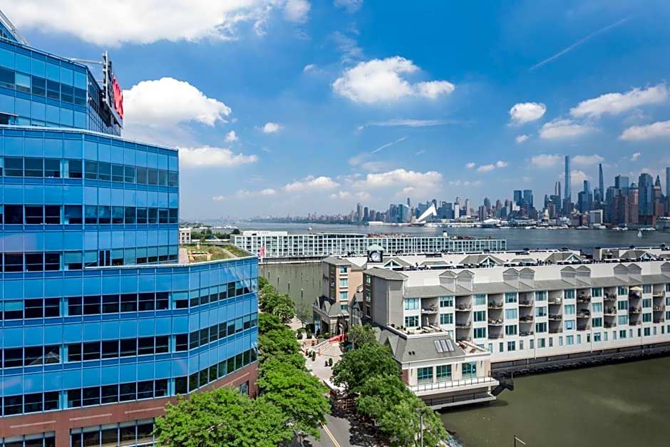 Sheraton Lincoln Harbor Hotel