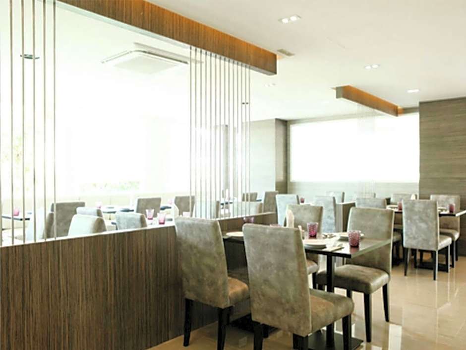 Crystal Suites Suvarnbhumi Airport