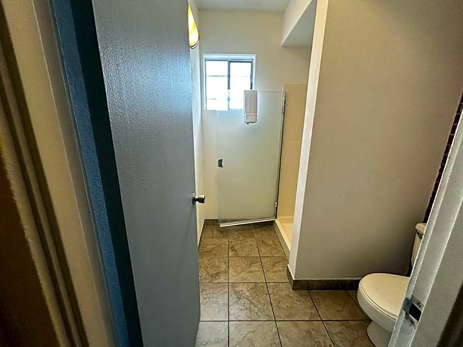 Travelers Inn by OYO Longview Kelso