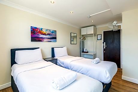 Triple Room with Private Bathroom