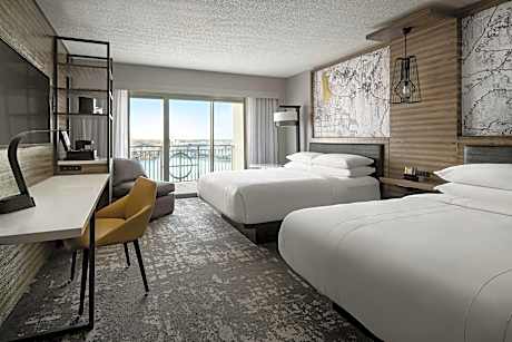 Concierge lounge access, Guest room, 2 Queen, Lake view, Balcony