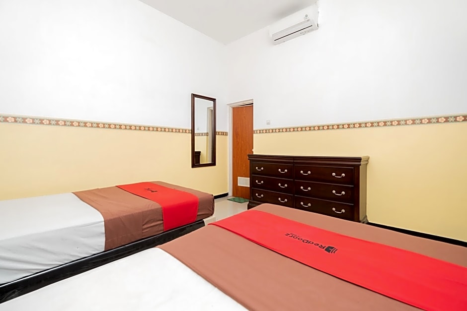 RedDoorz near Taman Krida Budaya Malang