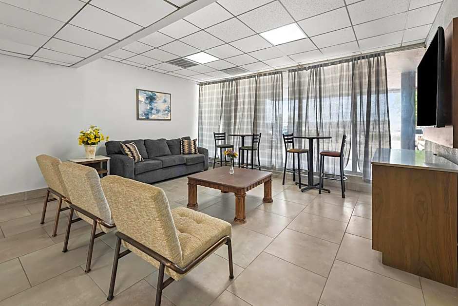 Suburban Studios Fairborn - Dayton