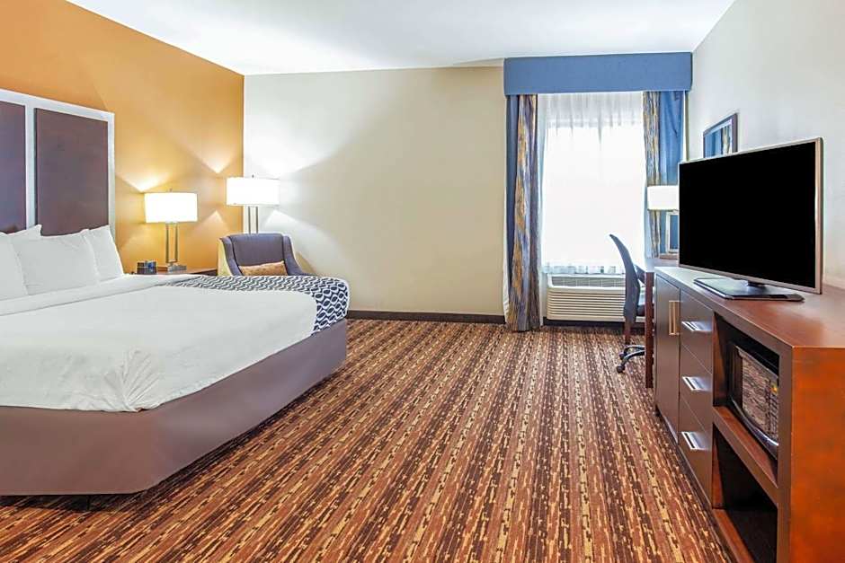 La Quinta Inn & Suites by Wyndham Gonzales