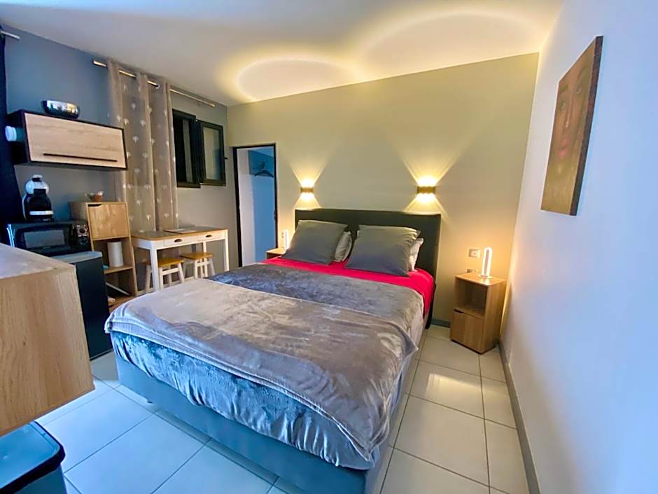 Hostal 170 Room 15 Service Appartement