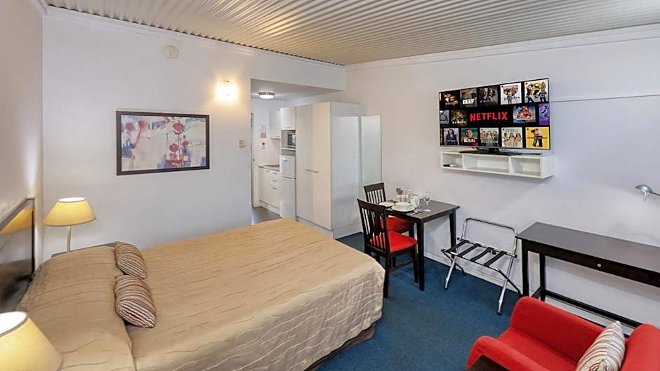 Route 66 Motor Inn