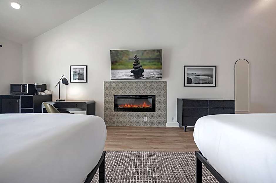 Bodega Coast Inn and Suites