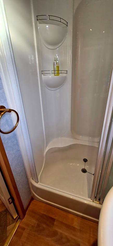 MOLLIES DEN 6 Berth 2 Bedrooms Waterside Leisure Park Ingoldmells