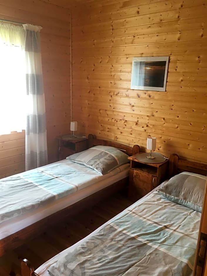 Domki Letniskowe "TROPIK"