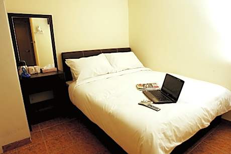 Superior Queen No Window