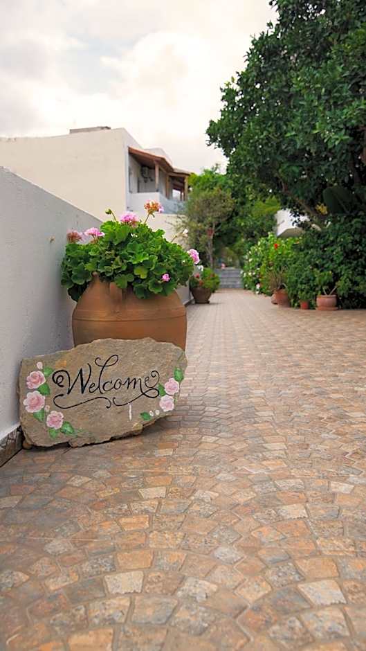 Melissa Apartments, Studios & Suites