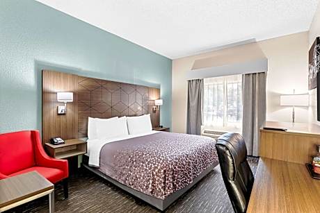 King Room with Roll-in Shower - Disability Access/Non-Smoking
