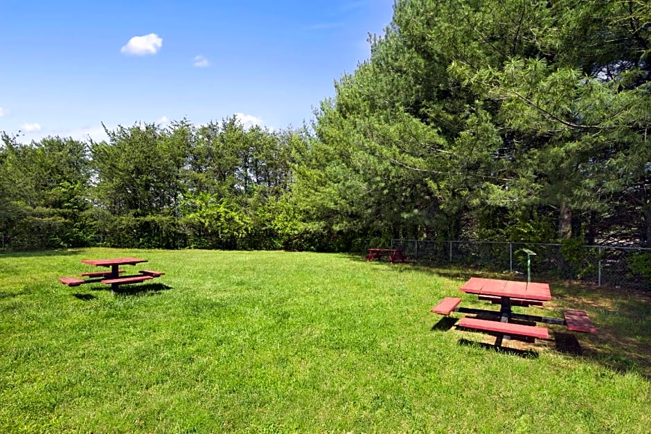 Ramada Asheville Se – Asheville, NC