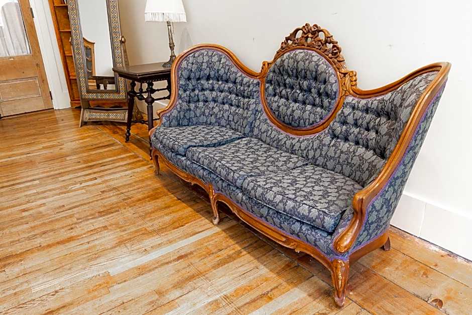 Historic Plaza Hotel