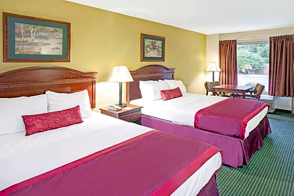 Ramada by Wyndham Walterboro