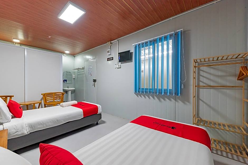 RedDoorz Container @ Teras Cimanuk Garut