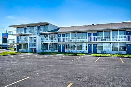 2 Full Beds | Non-Smoking, Kitchen