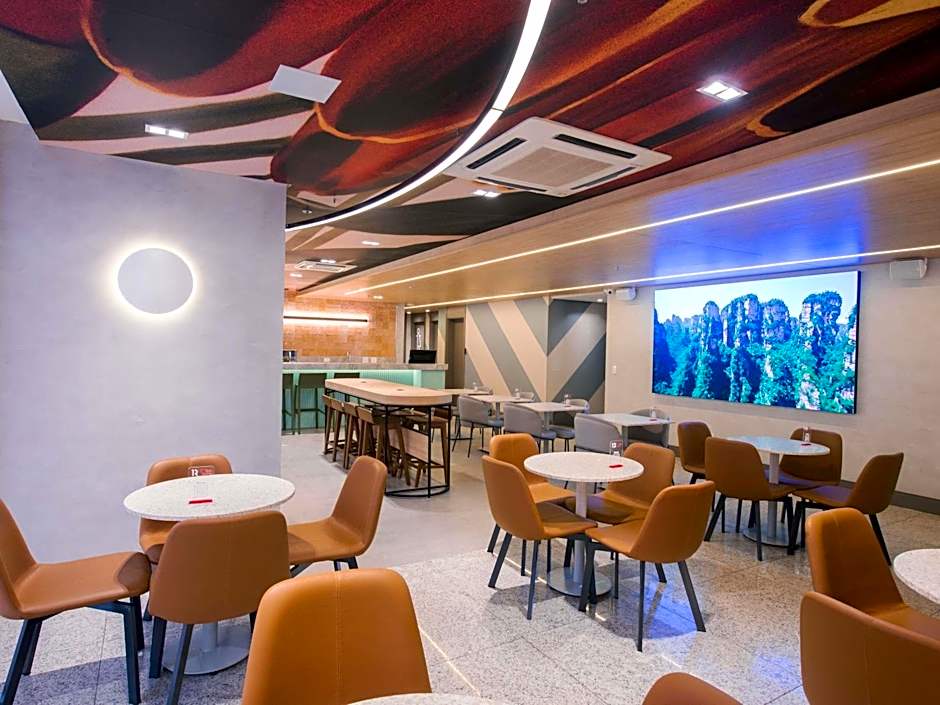 Ibis Curitiba Shopping