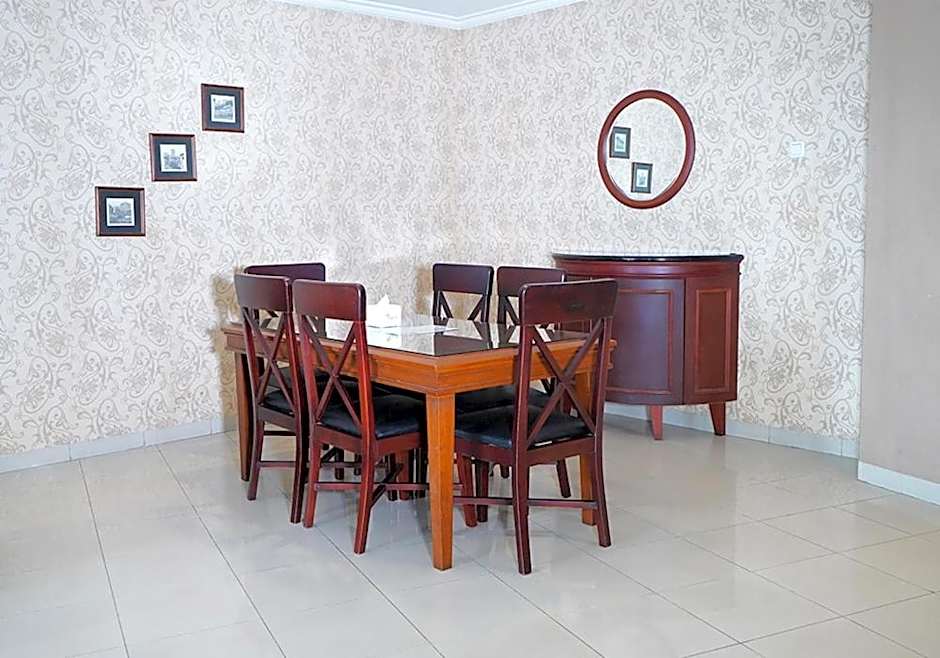 Travellers Suites Serviced Apartments