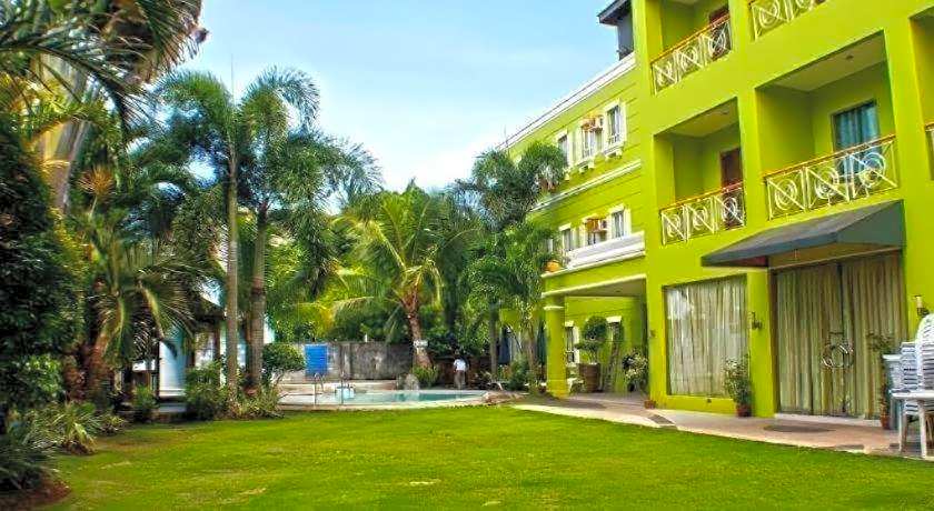 Hotel Camila 2
