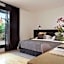 Alexandra Barcelona Hotel, Curio Collection by Hilton