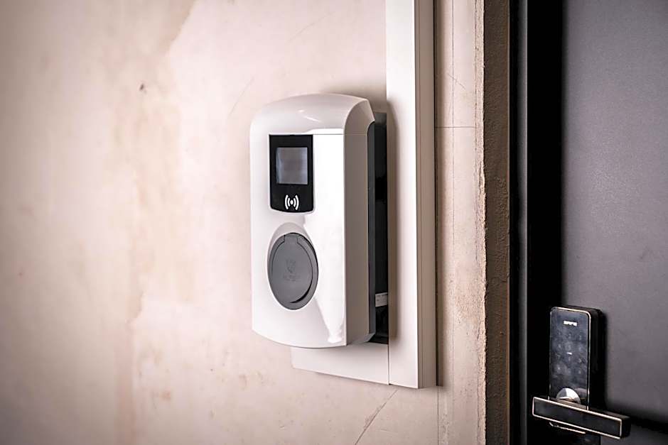 Aparthotel Green Concrete - Free Beach Bus