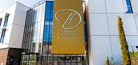 Hotel Dali Val d'Europe Tapestry Collection by Hilton