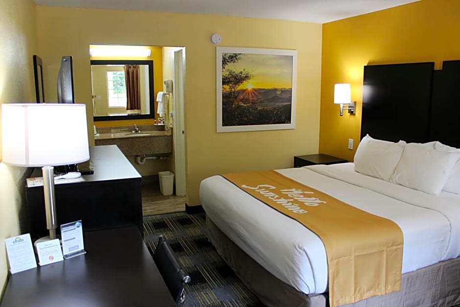 Days Inn by Wyndham Canton