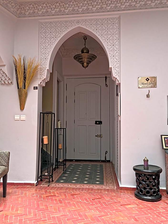 Riad Laly Tourisme Eclairé Le bijou de la medina