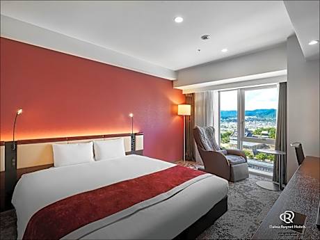 Deluxe King Room with Castle View