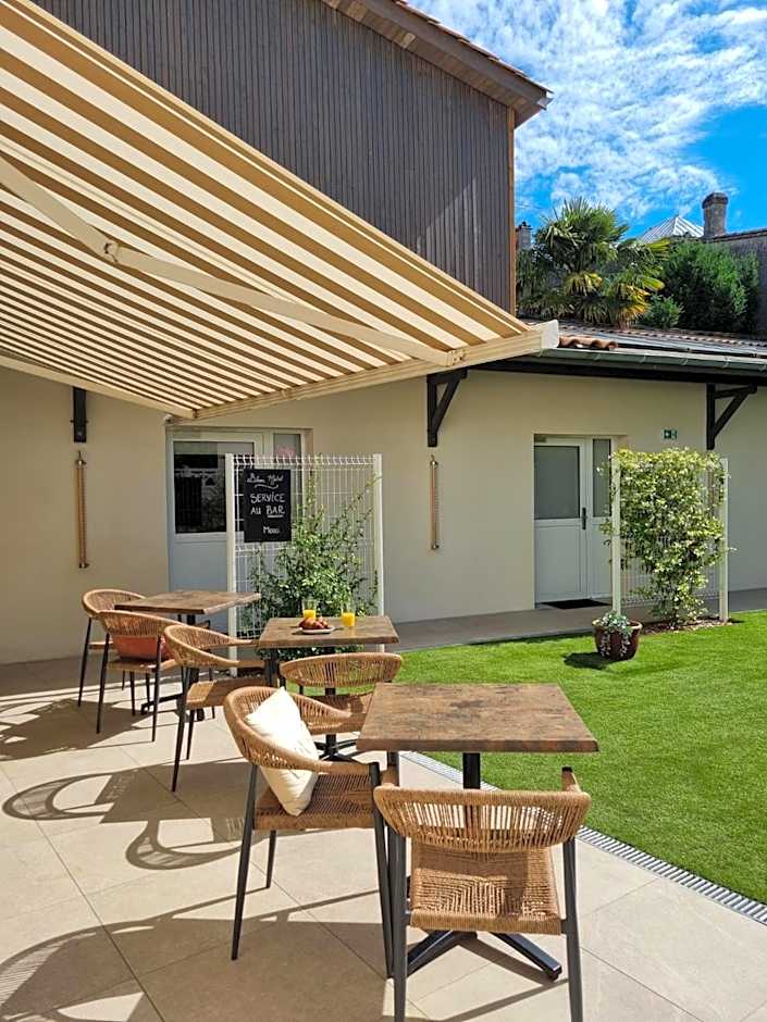 Bloom Hostel Bar & Garden