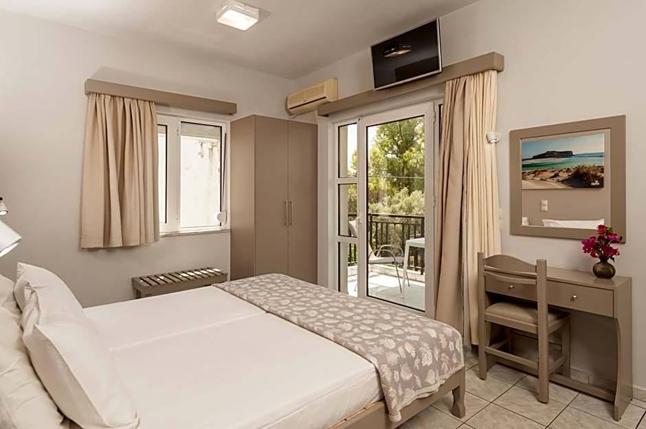 Niriis Hotel