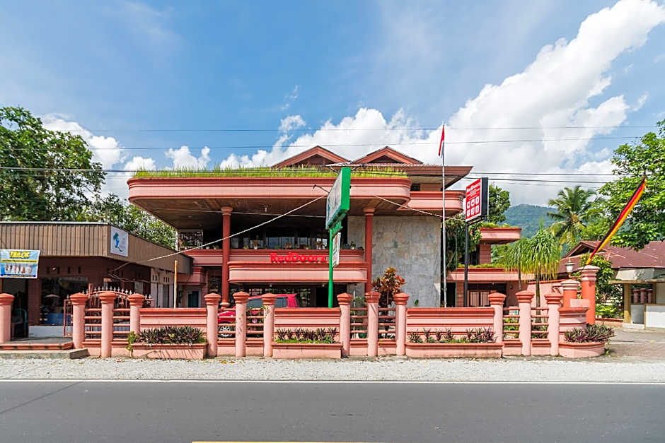 RedDoorz Syariah near Kawasan Saribu Rumah Gadang Solok Selatan