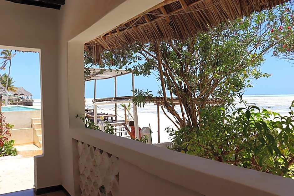 Red Monkey Beach Lodge