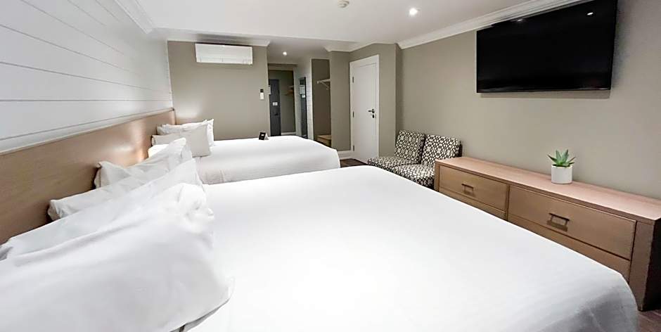 Colonial Hotel & Suites