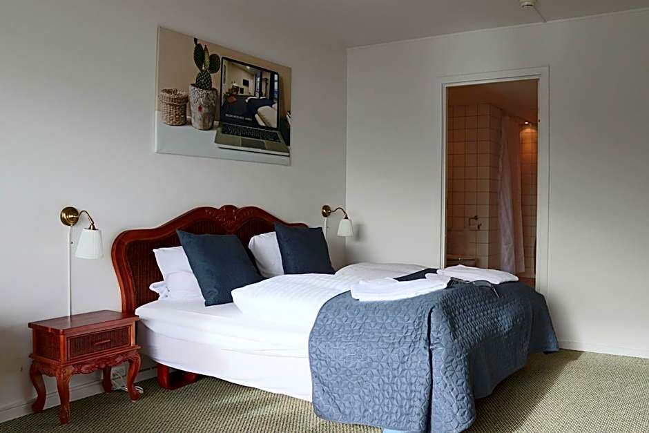 Double or Twin Room with Lake View — 7 fotoğraftan 1. fotoğraf