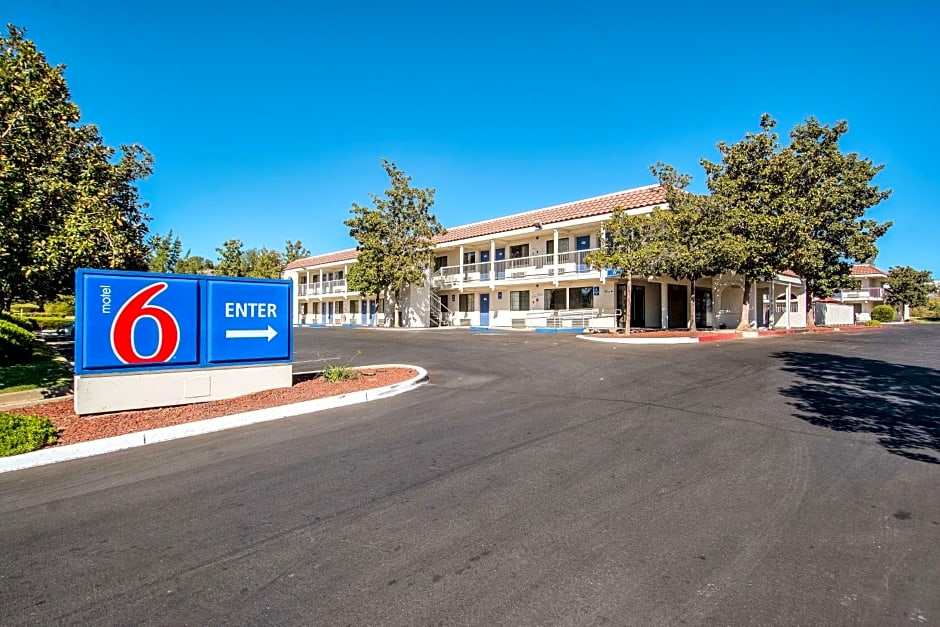 Motel 6 Redding South