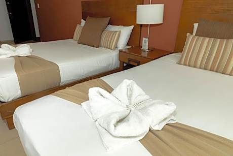 Triple Sunset View With Queen & Single Bed