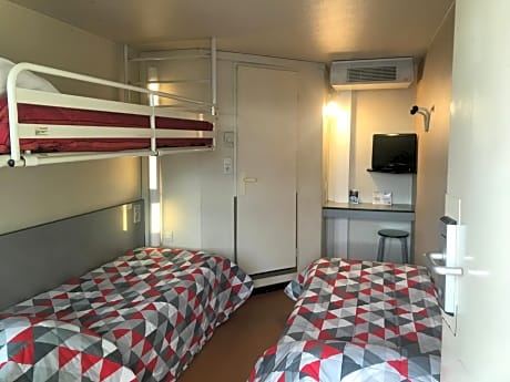 Triple Room (1 Double Bed + 1 Single Bed)