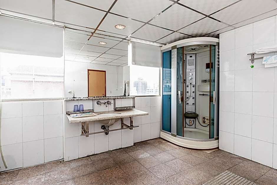 Yi Pin Business Hotel