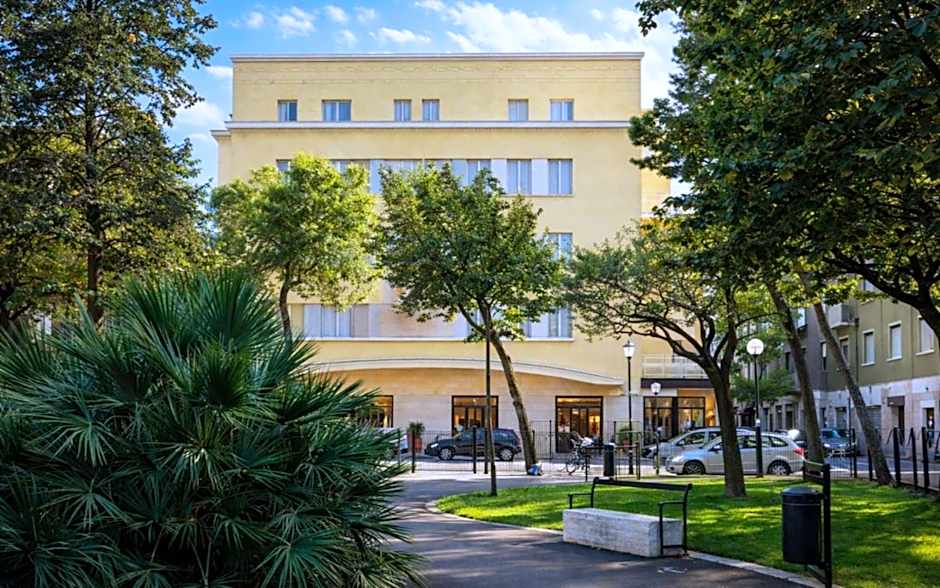Phi Hotel Ambra