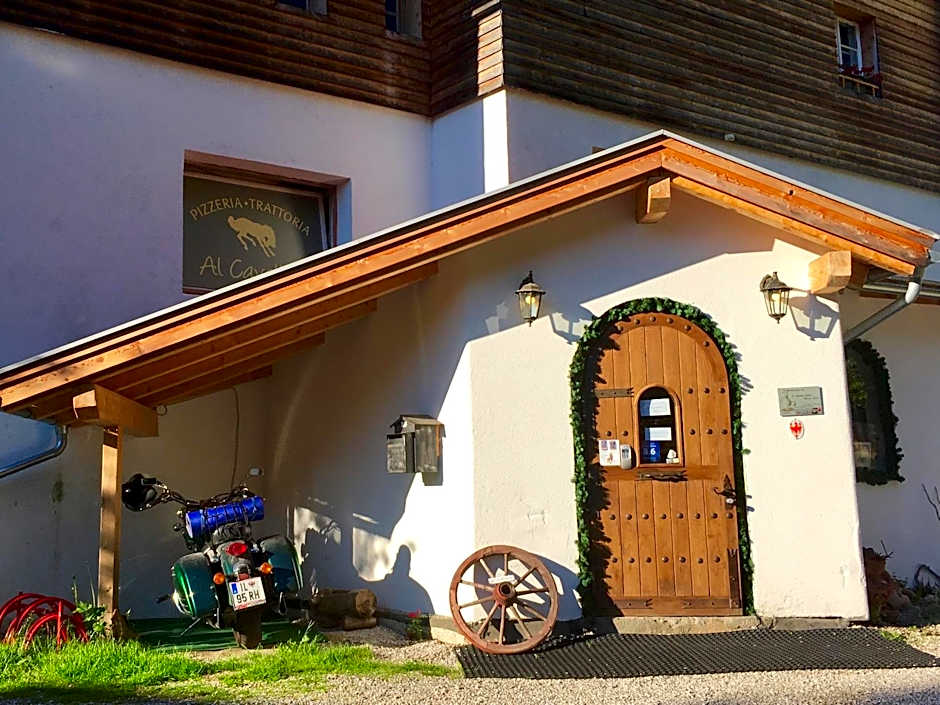 Hostel Weisses Rössl