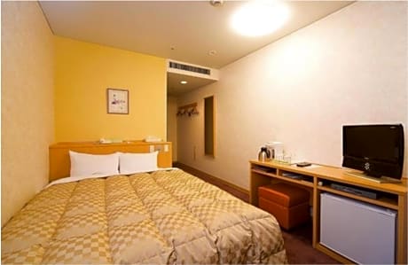 Single Room (2 Adults) - Non-Smoking