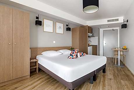 Studio with Double Bed
