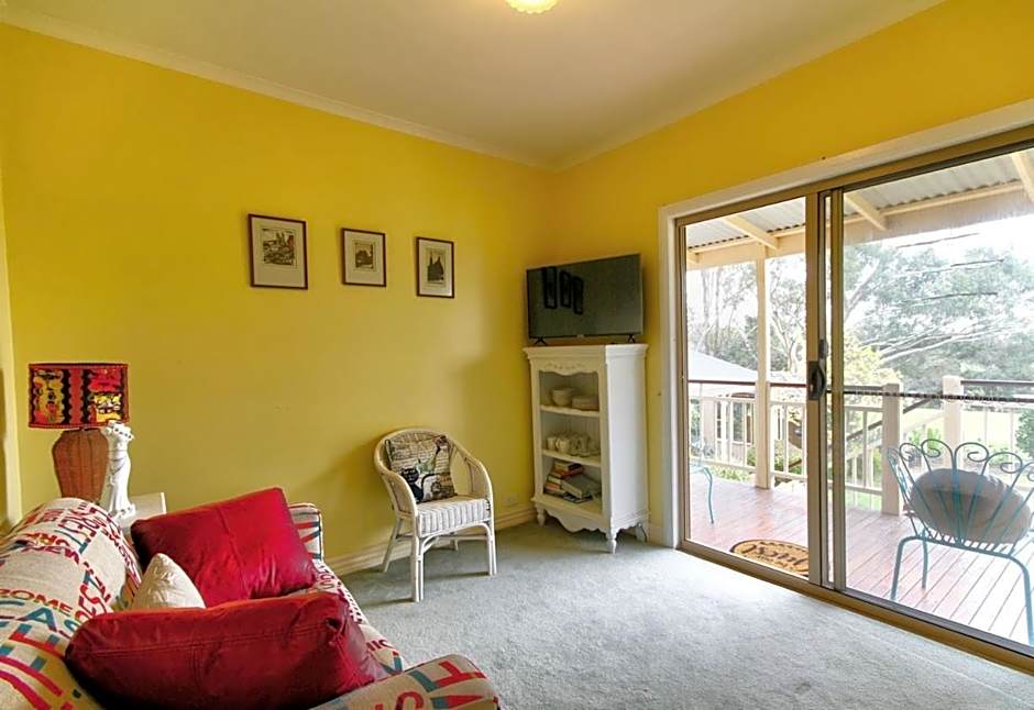 Nicholson BnB and Arts Centre